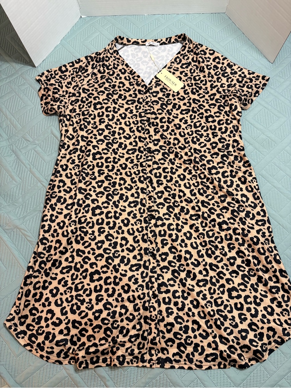 Ekouaer Women’s 2XL Leopard Print Sleepshirt Beige/Black V-Neck Button Knit NWT